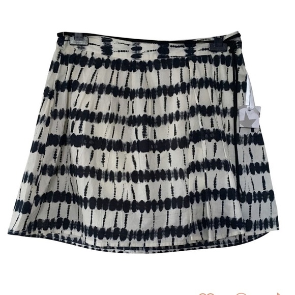 Converse Dresses & Skirts - Converse Cotton Mini skirt